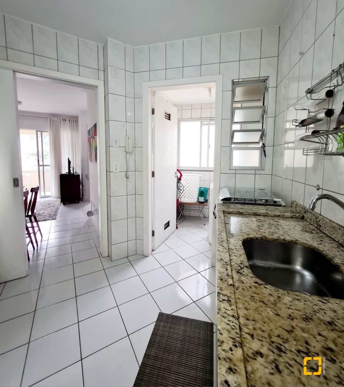 Apartamento com 48m², 1 quarto, 1 garagem, no bairro Saco Grande em Florianópolis