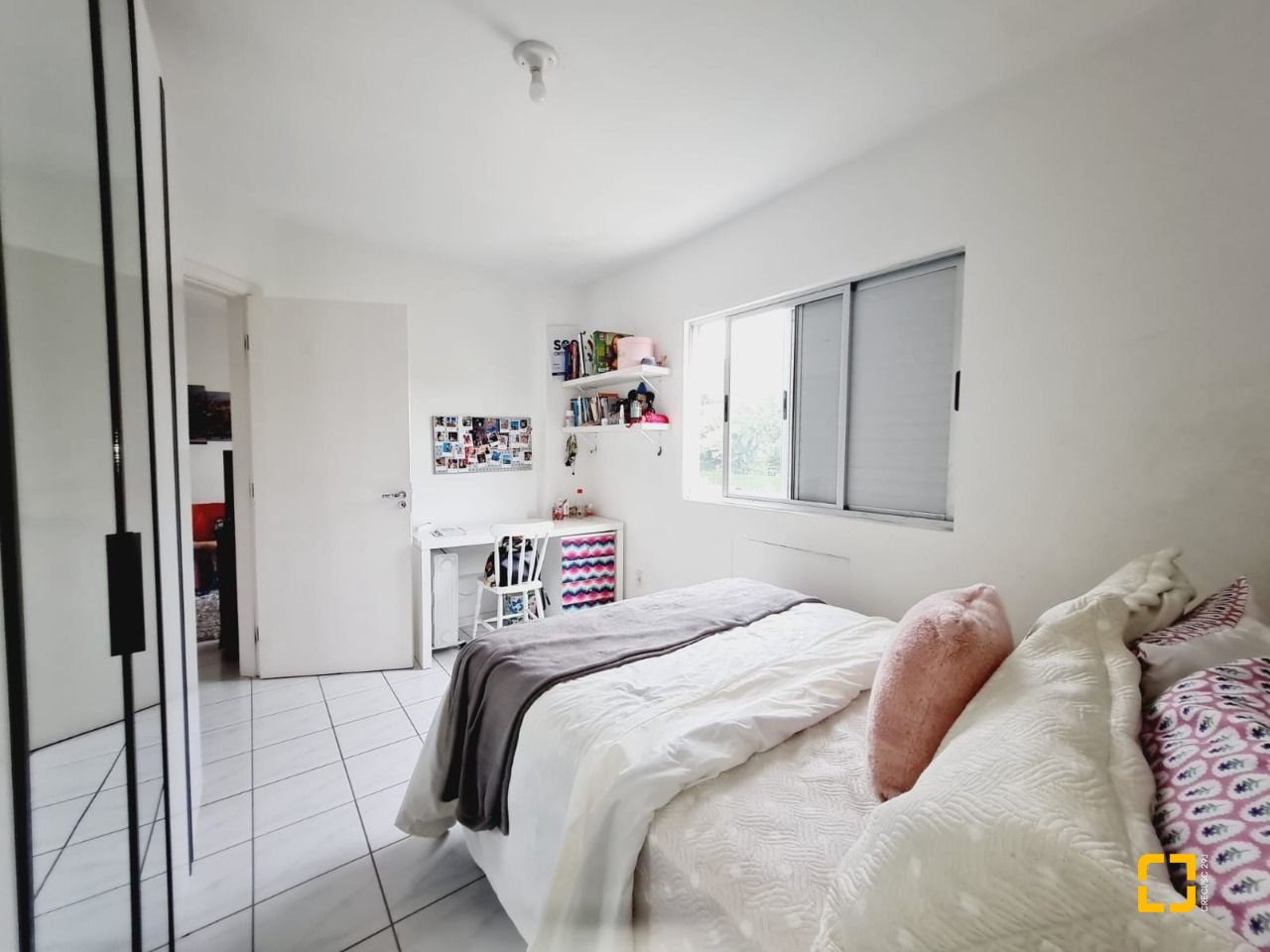 Apartamento com 48m², 1 quarto, 1 garagem, no bairro Saco Grande em Florianópolis