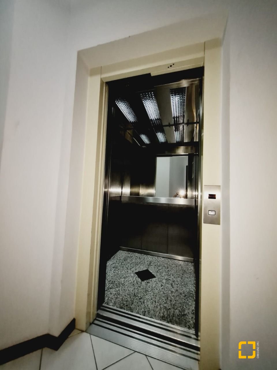 Apartamento com 48m², 1 quarto, 1 garagem, no bairro Saco Grande em Florianópolis