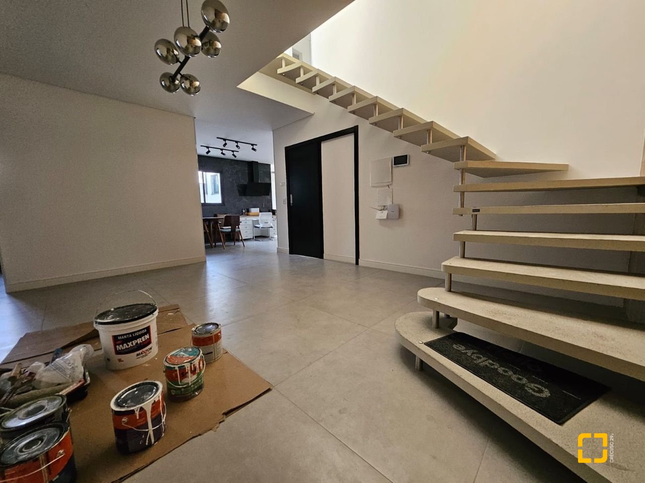 Casa com 176m², 2 quartos (sendo 2 suítes), 2 garagens, no bairro Forquilhas em São José
