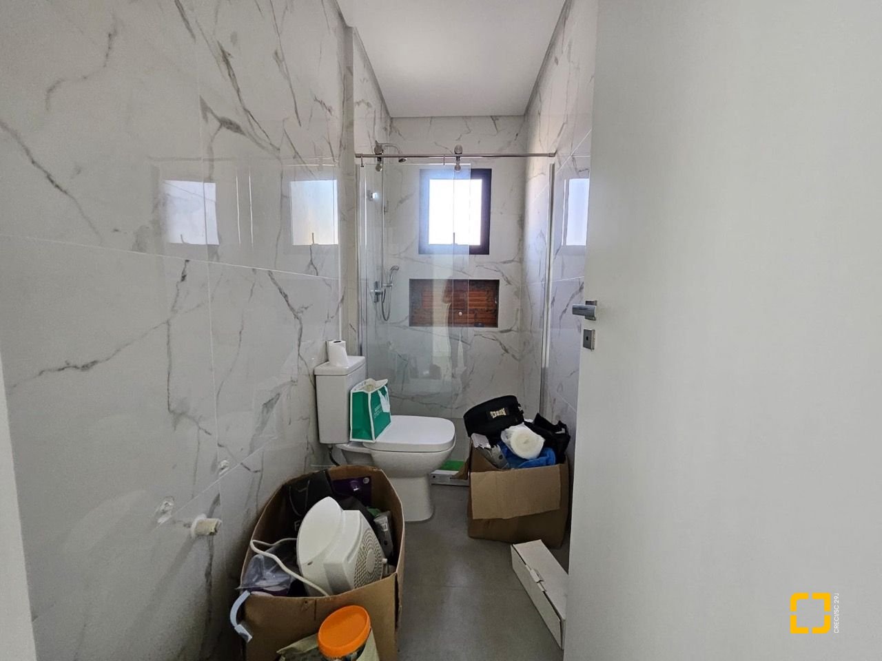 Casa com 176m², 2 quartos (sendo 2 suítes), 2 garagens, no bairro Forquilhas em São José