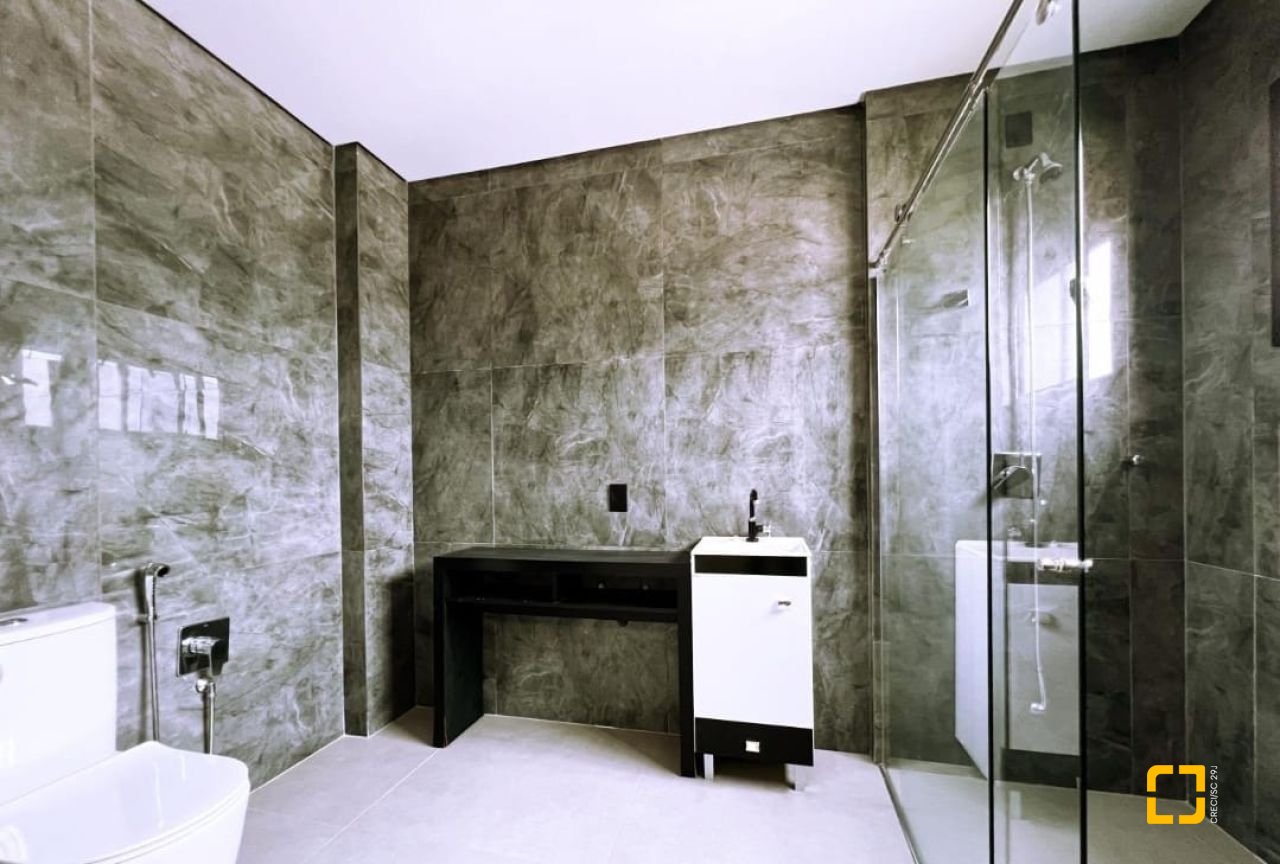 Casa com 176m², 2 quartos (sendo 2 suítes), 2 garagens, no bairro Forquilhas em São José