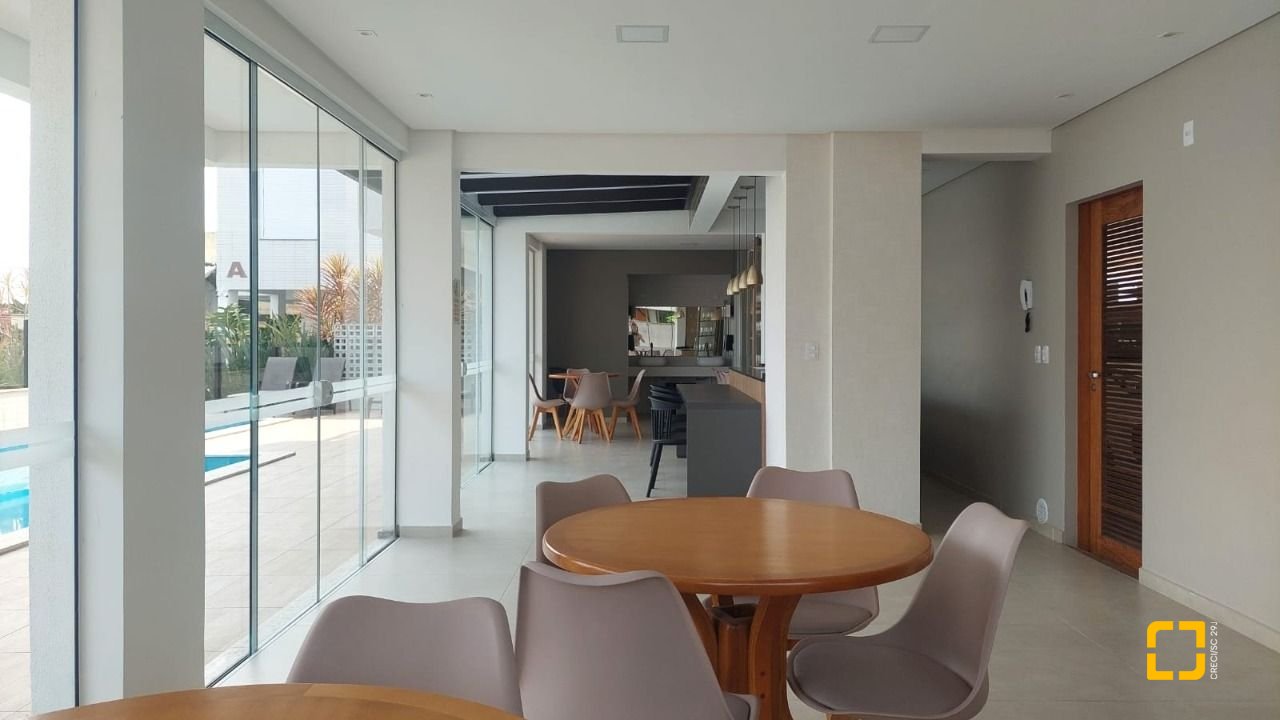 Apartamento com 71m², 3 quartos (sendo 1 suíte), 1 garagem, no bairro Campeche em Florianópolis