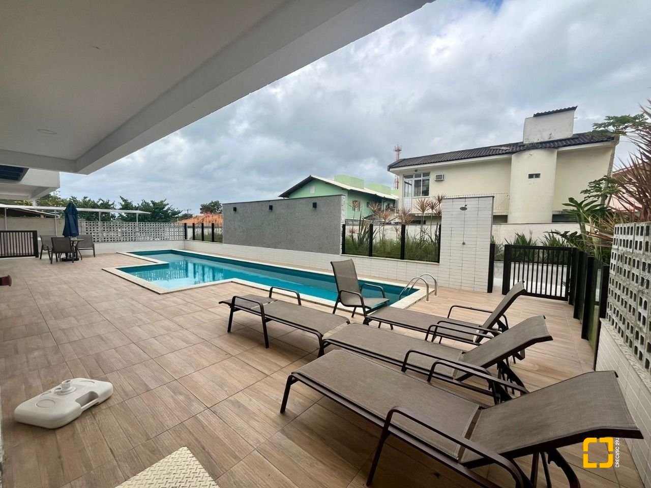 Apartamento com 71m², 3 quartos (sendo 1 suíte), 1 garagem, no bairro Campeche em Florianópolis