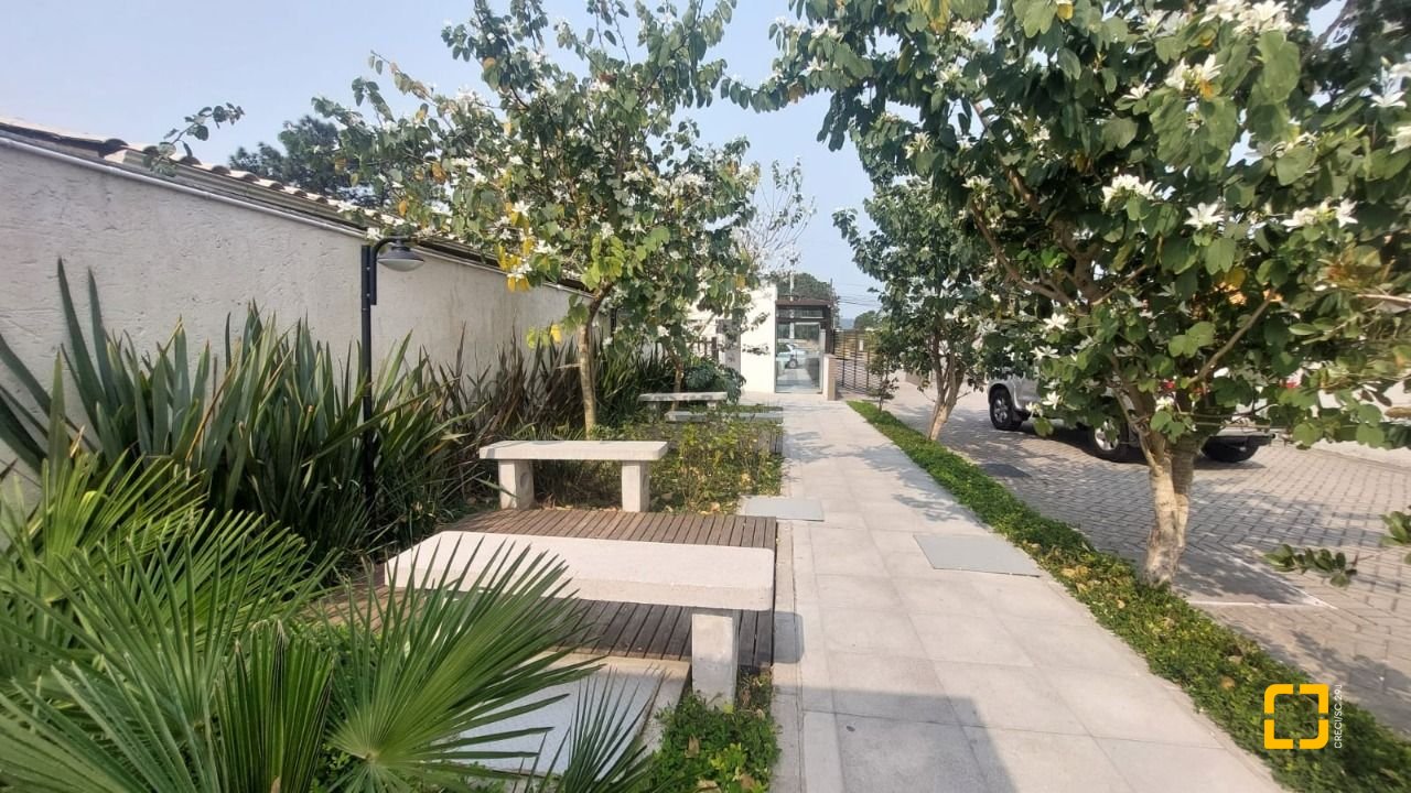 Apartamento com 71m², 3 quartos (sendo 1 suíte), 1 garagem, no bairro Campeche em Florianópolis