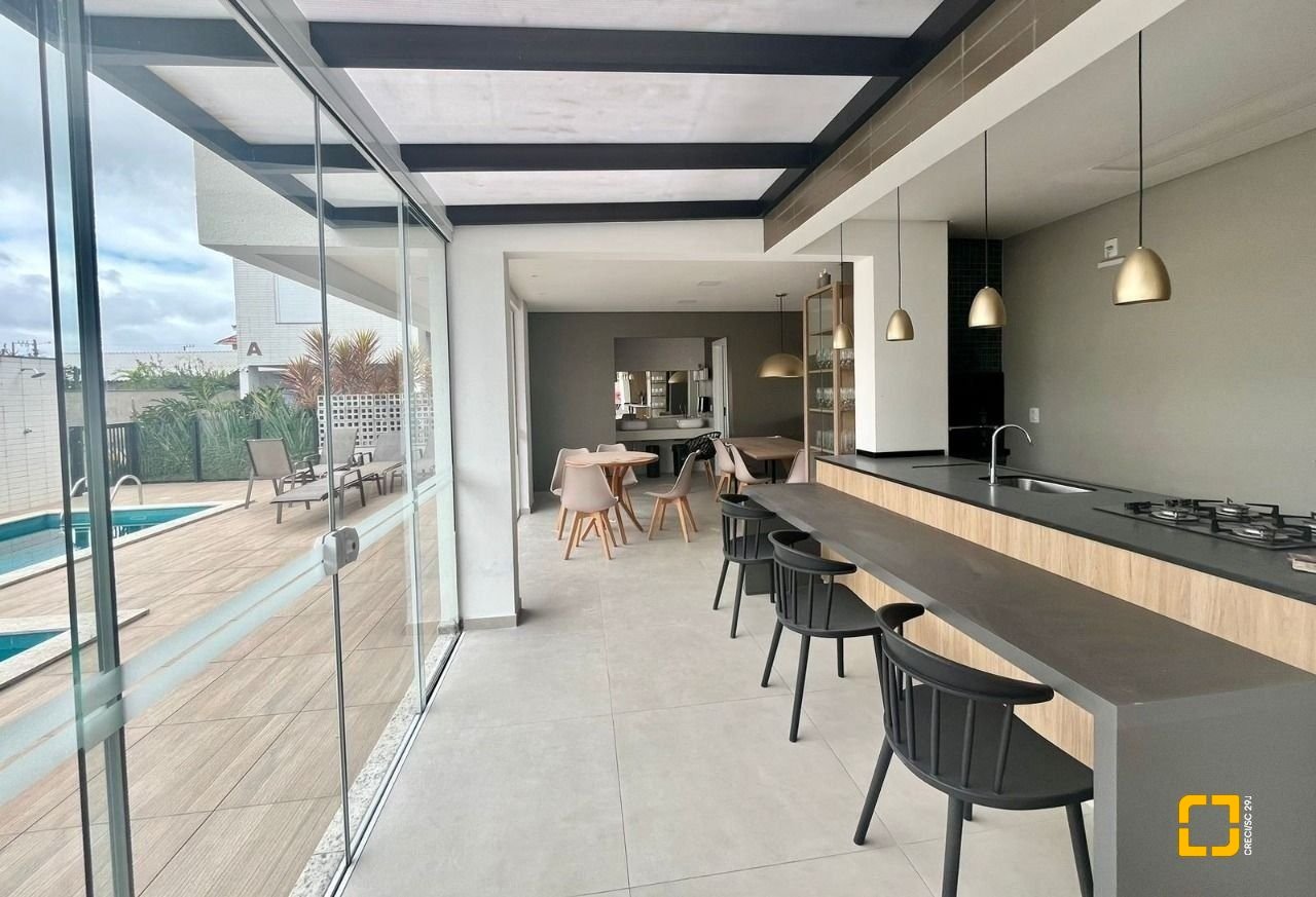 Apartamento com 71m², 3 quartos (sendo 1 suíte), 1 garagem, no bairro Campeche em Florianópolis