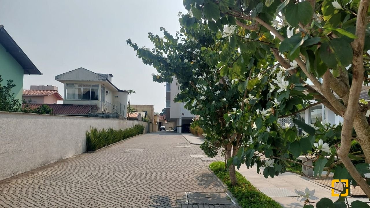 Apartamento com 71m², 3 quartos (sendo 1 suíte), 1 garagem, no bairro Campeche em Florianópolis
