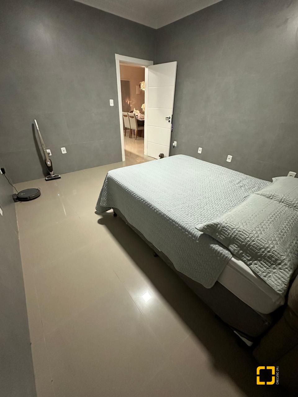 Casa com 210m², 3 quartos (sendo 1 suíte), 2 garagens, no bairro Aririu em Palhoça