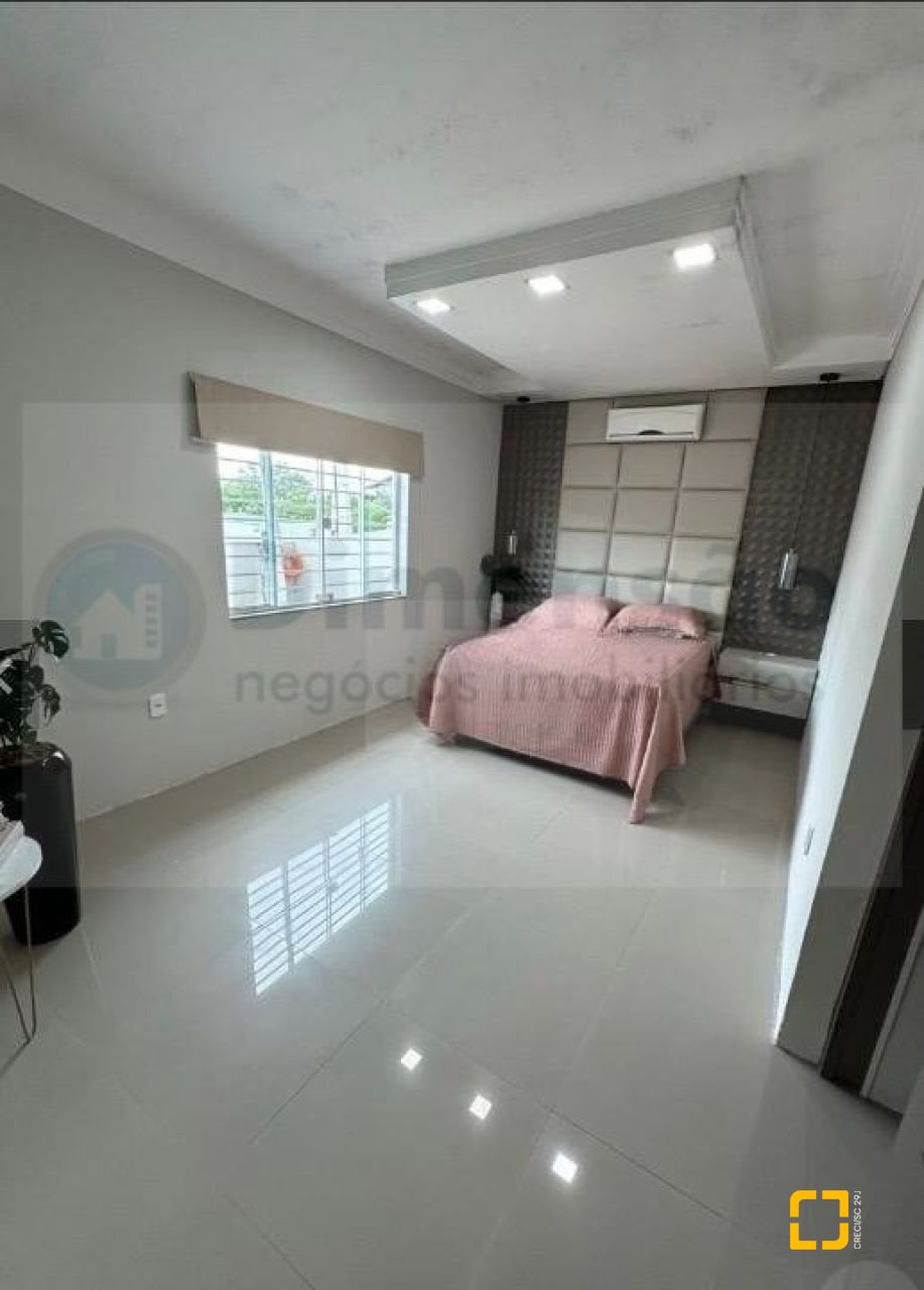 Casa com 210m², 3 quartos (sendo 1 suíte), 2 garagens, no bairro Aririu em Palhoça