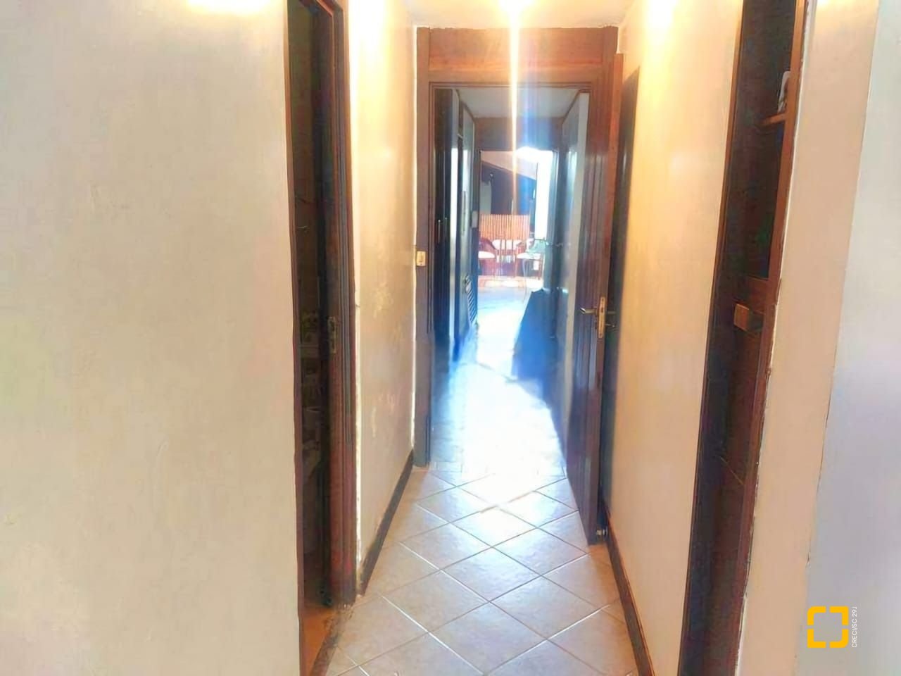 Casa com 2247m², 6 quartos (sendo 2 suítes), 10 garagens, no bairro Carvoeira em Florianópolis