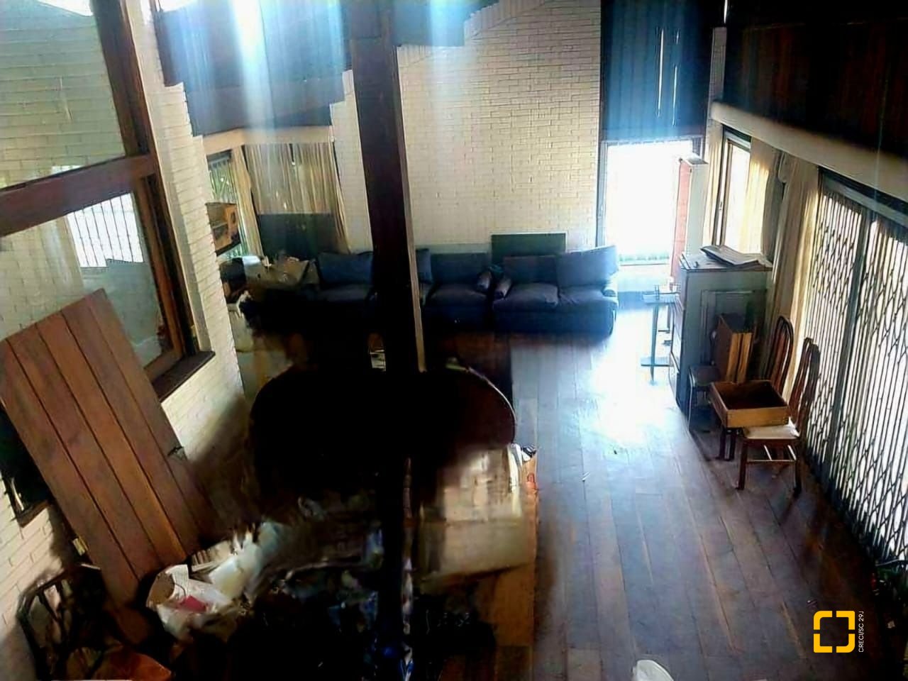 Casa com 2247m², 6 quartos (sendo 2 suítes), 10 garagens, no bairro Carvoeira em Florianópolis