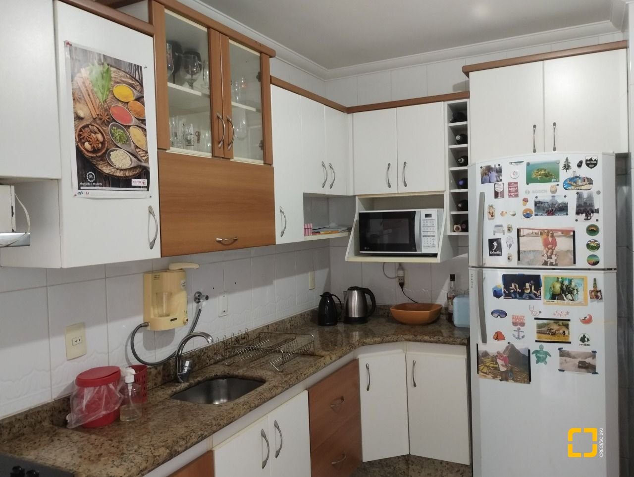 Apartamento com 138m², 3 quartos (sendo 1 suíte), 1 garagem, no bairro Kobrasol em São José