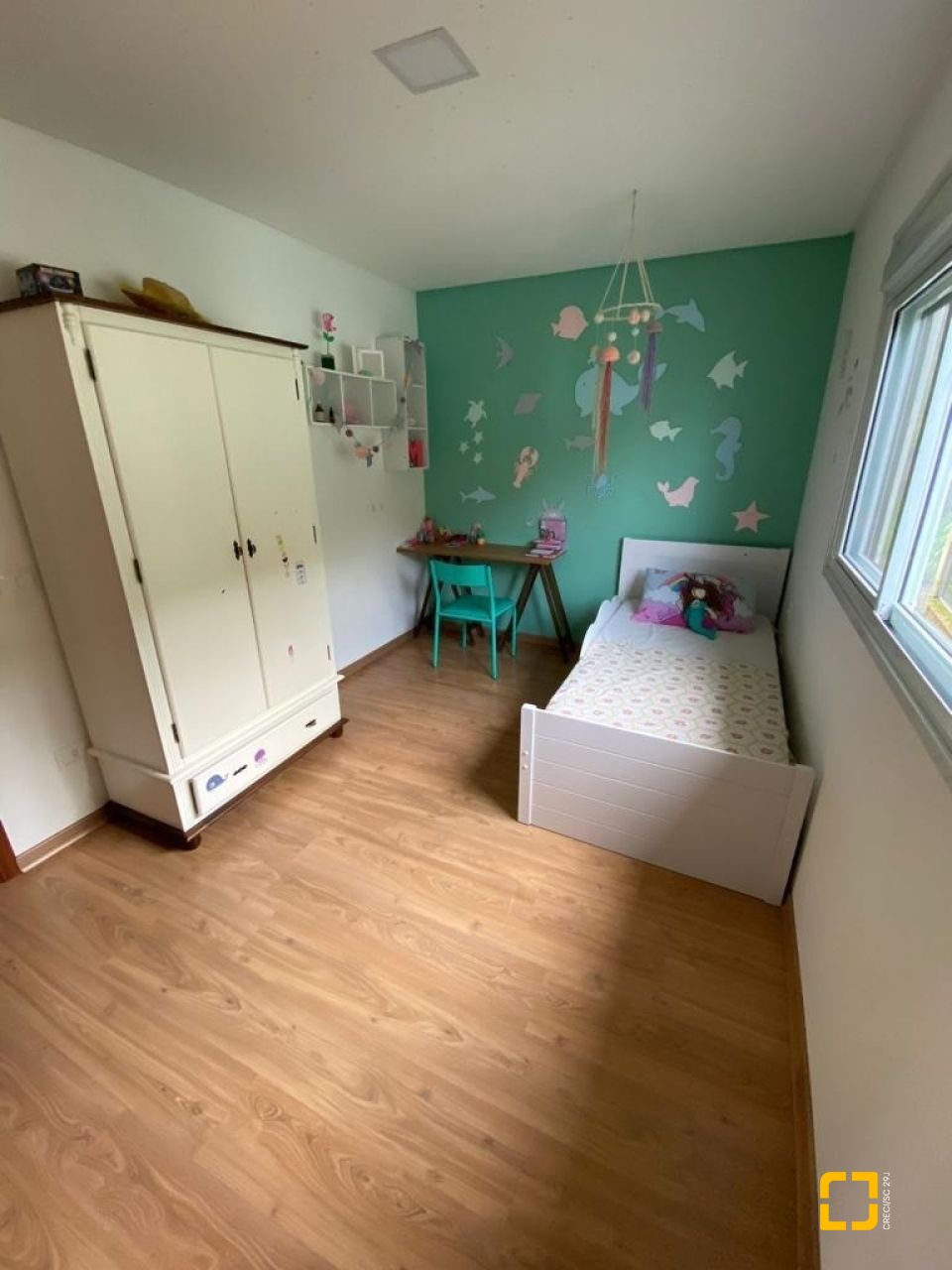 Casa com 209m², 5 quartos (sendo 1 suíte), 2 garagens, no bairro Lagoa da Conceição em Florianópolis