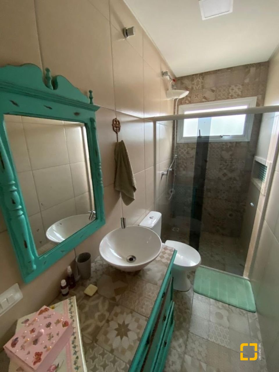 Casa com 209m², 5 quartos (sendo 1 suíte), 2 garagens, no bairro Lagoa da Conceição em Florianópolis