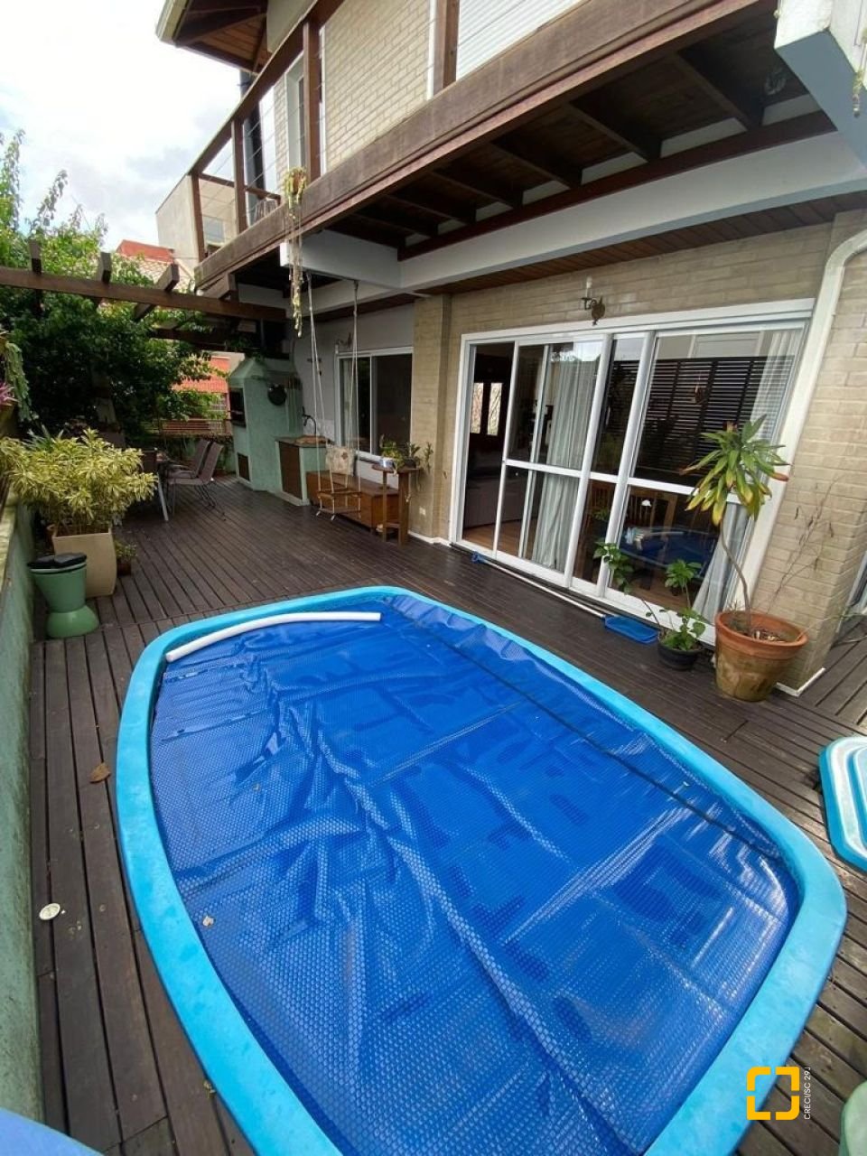 Casa com 209m², 5 quartos (sendo 1 suíte), 2 garagens, no bairro Lagoa da Conceição em Florianópolis