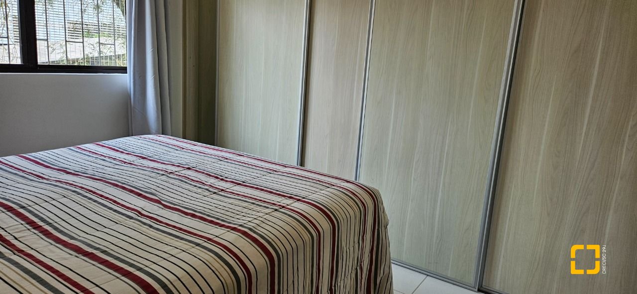 Casa com 228m², 3 quartos (sendo 1 suíte), 3 garagens, no bairro Pantanal em Florianópolis