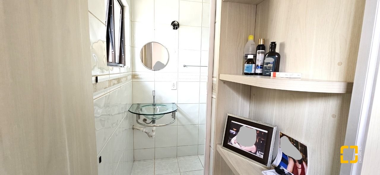 Casa com 228m², 3 quartos (sendo 1 suíte), 3 garagens, no bairro Pantanal em Florianópolis