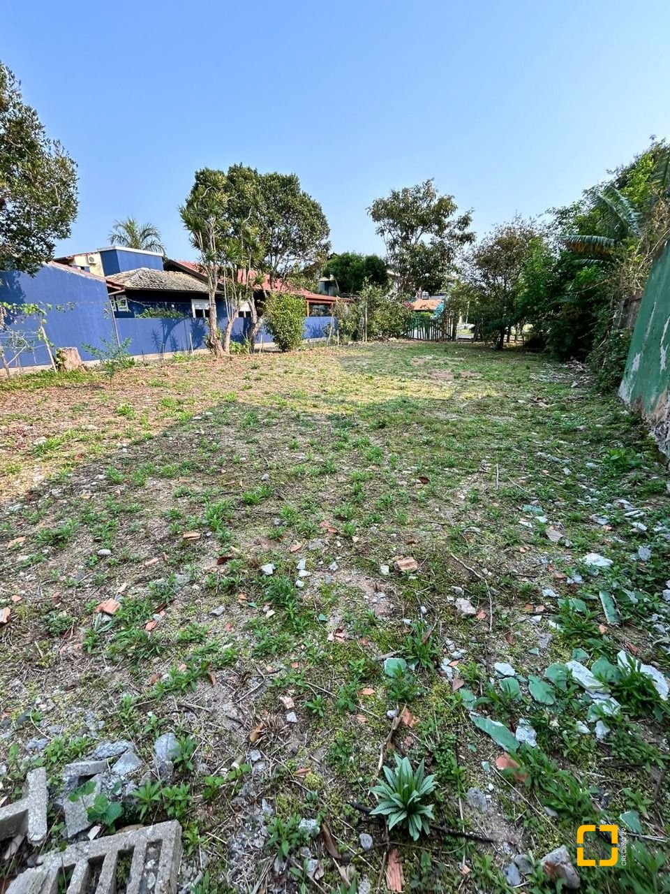 Terreno com 329m², no bairro Campeche em Florianópolis