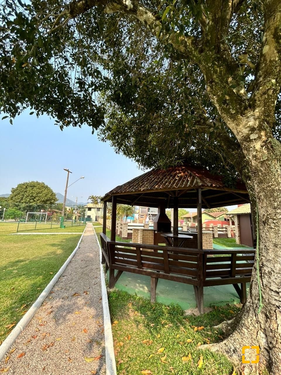 Terreno com 329m², no bairro Campeche em Florianópolis