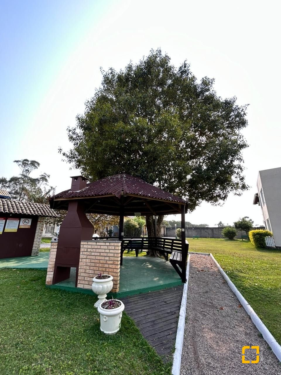 Terreno com 329m², no bairro Campeche em Florianópolis