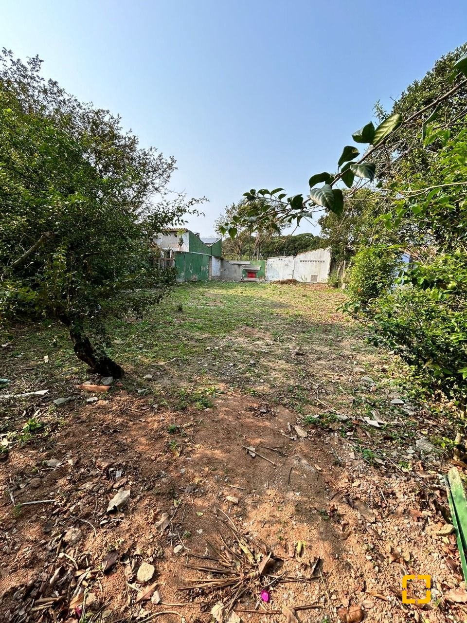 Terreno com 329m², no bairro Campeche em Florianópolis