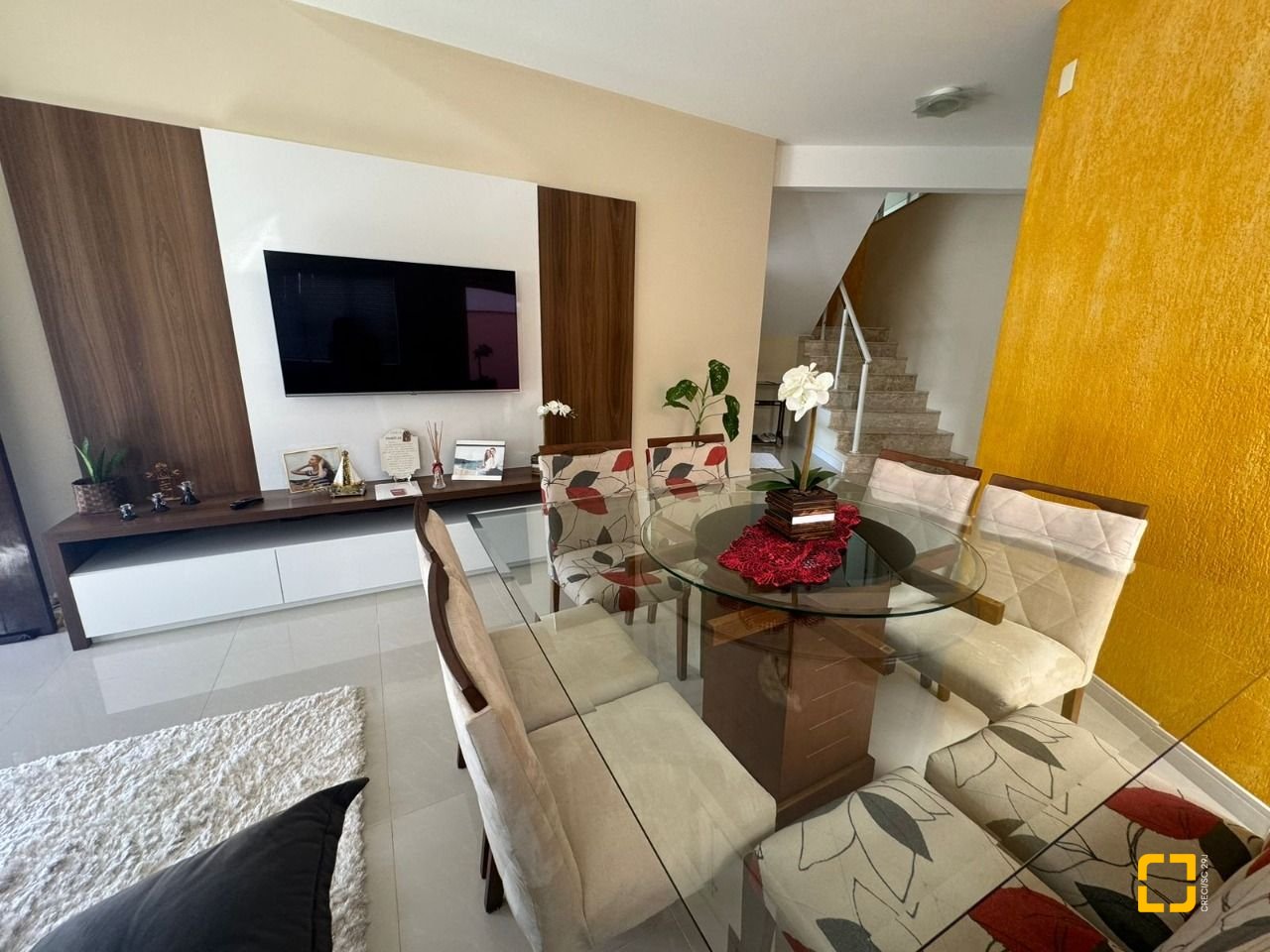 Casa com 278m², 4 quartos (sendo 2 suítes), 2 garagens, no bairro Ponte do Imaruim em Palhoça