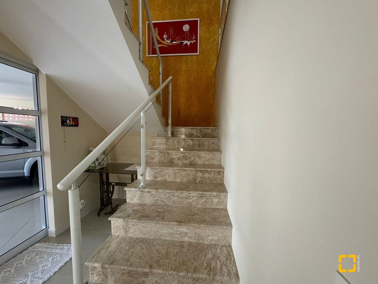 Casa com 278m², 4 quartos (sendo 2 suítes), 2 garagens, no bairro Ponte do Imaruim em Palhoça