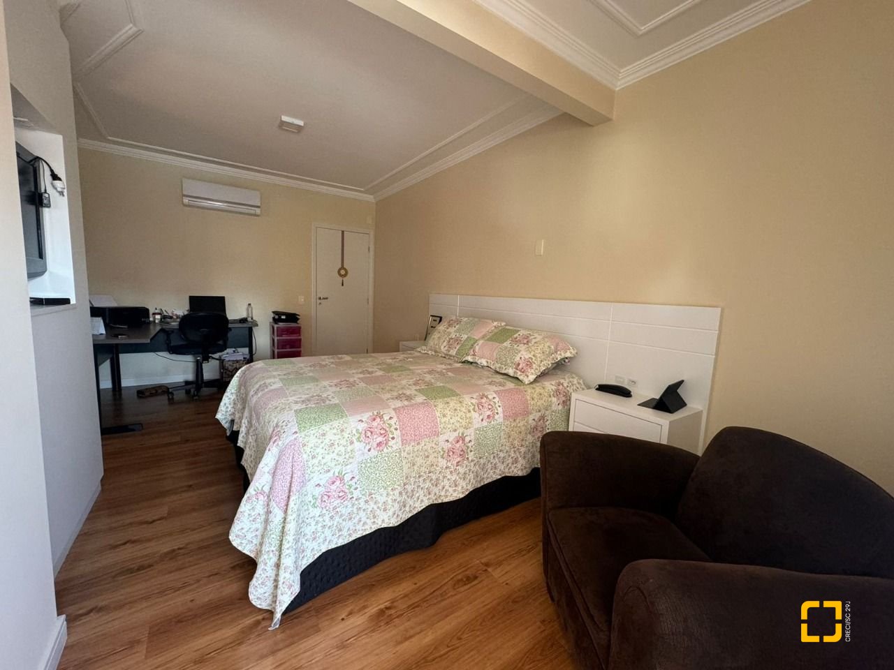 Casa com 278m², 4 quartos (sendo 2 suítes), 2 garagens, no bairro Ponte do Imaruim em Palhoça