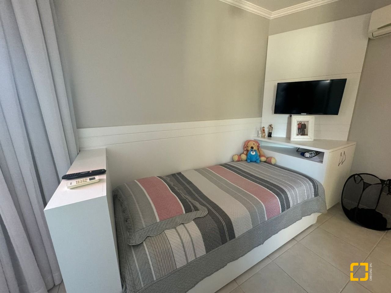 Casa com 278m², 4 quartos (sendo 2 suítes), 2 garagens, no bairro Ponte do Imaruim em Palhoça