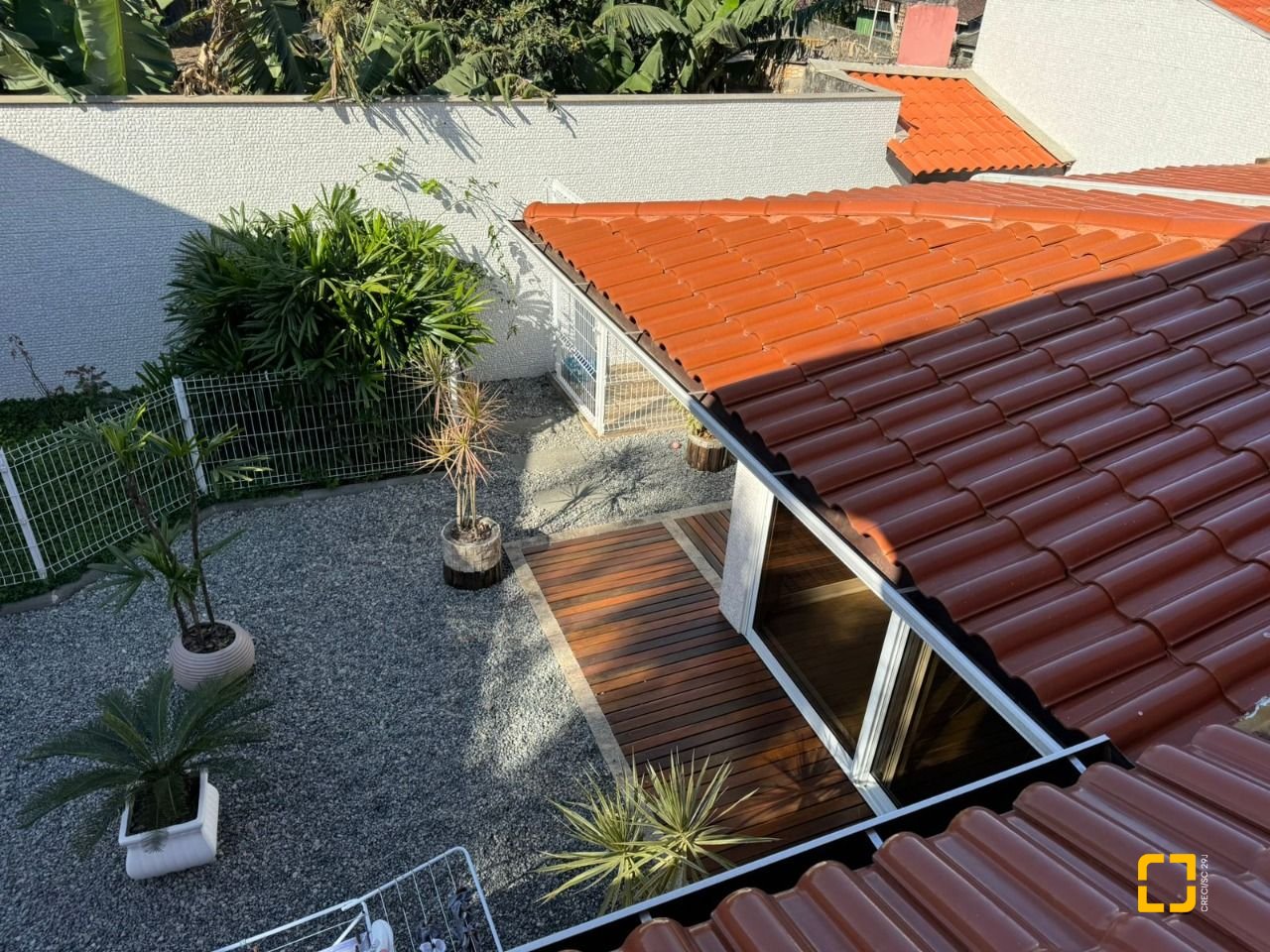 Casa com 278m², 4 quartos (sendo 2 suítes), 2 garagens, no bairro Ponte do Imaruim em Palhoça