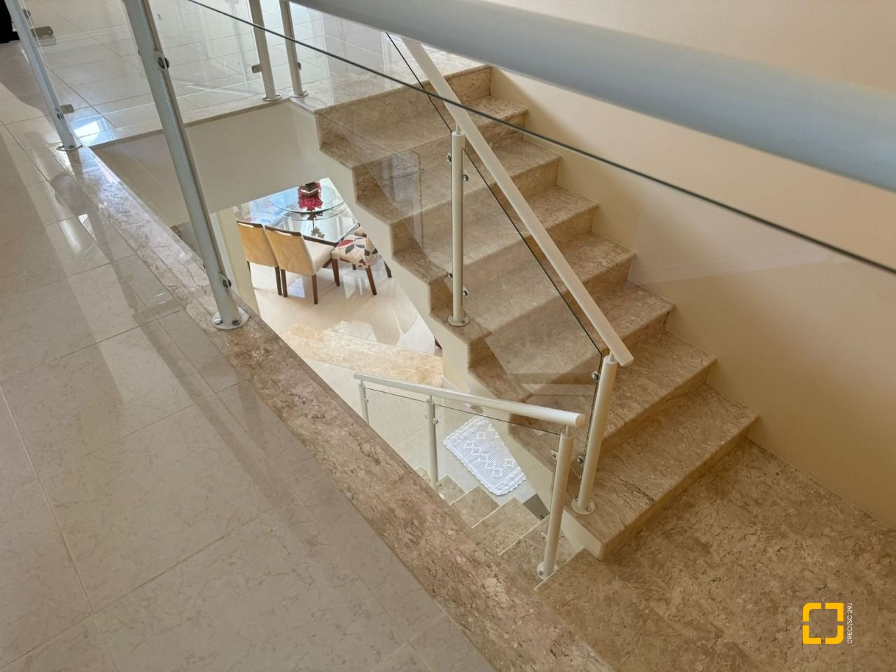 Casa com 278m², 4 quartos (sendo 2 suítes), 2 garagens, no bairro Ponte do Imaruim em Palhoça