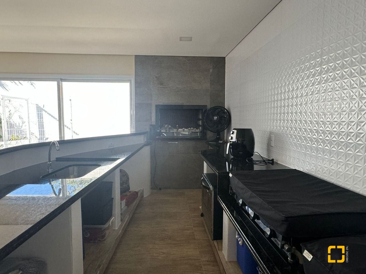 Casa com 278m², 4 quartos (sendo 2 suítes), 2 garagens, no bairro Ponte do Imaruim em Palhoça