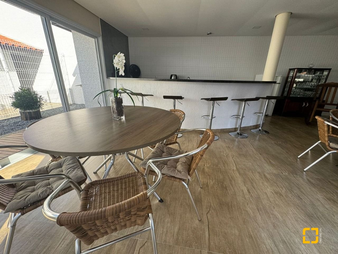 Casa com 278m², 4 quartos (sendo 2 suítes), 2 garagens, no bairro Ponte do Imaruim em Palhoça