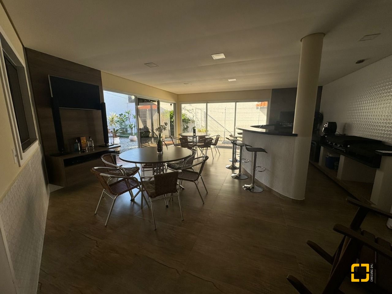 Casa com 278m², 4 quartos (sendo 2 suítes), 2 garagens, no bairro Ponte do Imaruim em Palhoça