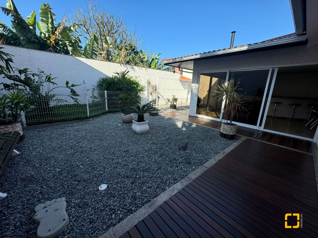 Casa com 278m², 4 quartos (sendo 2 suítes), 2 garagens, no bairro Ponte do Imaruim em Palhoça