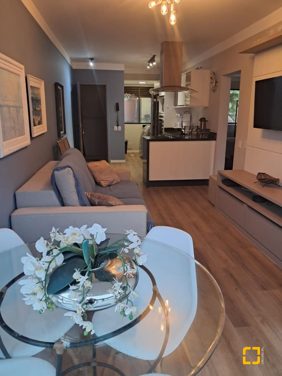 Apartamento com 63m², 3 quartos (sendo 1 suíte), 1 garagem, no bairro Praia Brava em Florianópolis