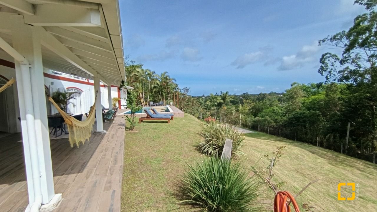 Casa com 350m², 4 quartos (sendo 4 suítes), 8 garagens, no bairro Rio Vermelho em Florianópolis