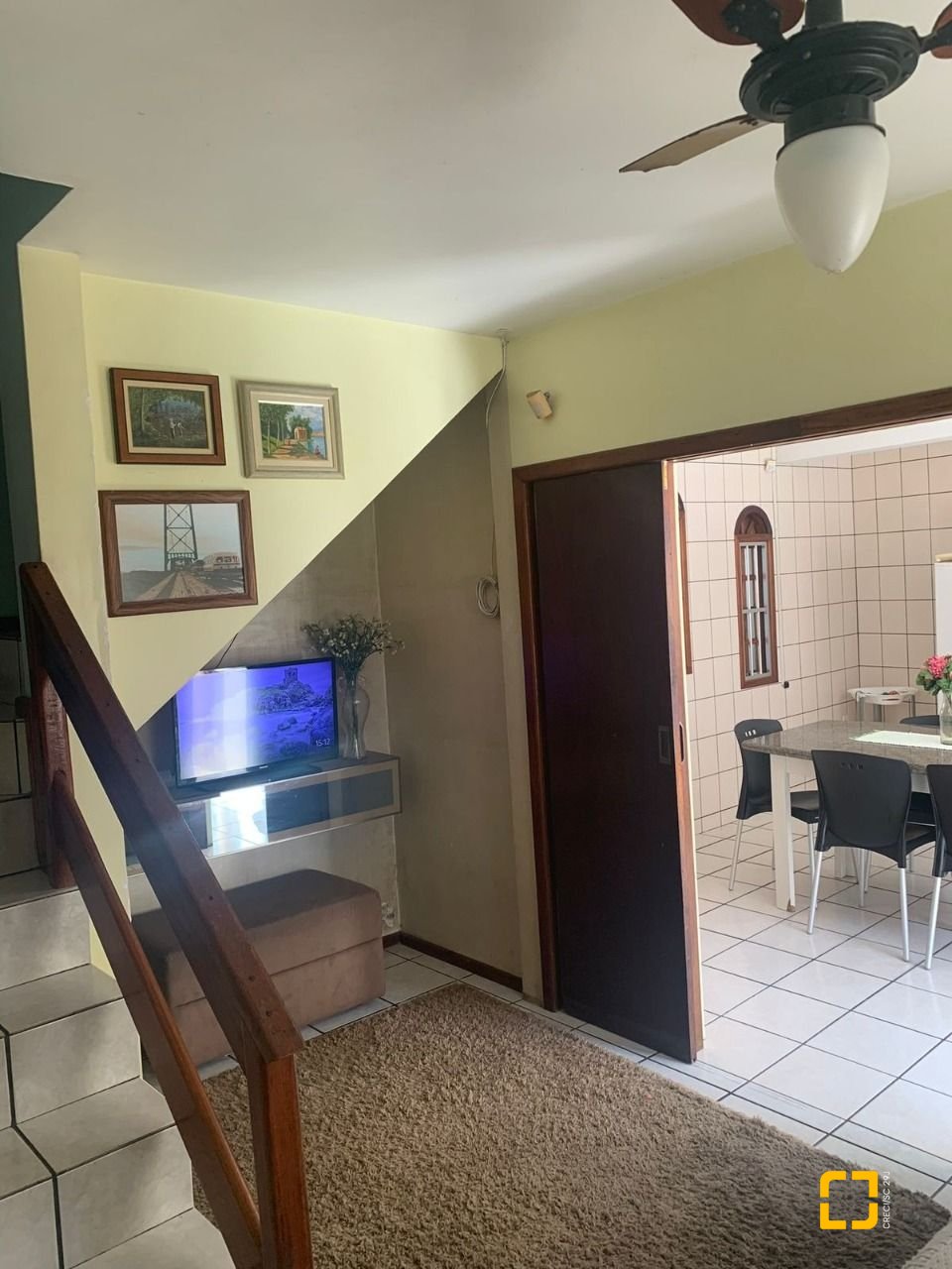 Casa com 240m², 4 quartos (sendo 1 suíte), 2 garagens, no bairro Coqueiros em Florianópolis