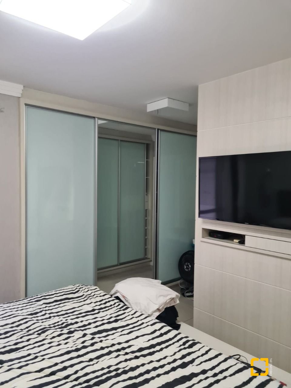 Apartamento com 190m², 4 quartos (sendo 1 suíte), 2 garagens, no bairro Kobrasol em São José