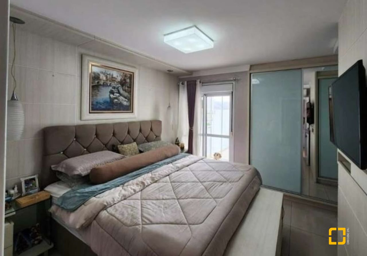 Apartamento com 190m², 4 quartos (sendo 1 suíte), 2 garagens, no bairro Kobrasol em São José