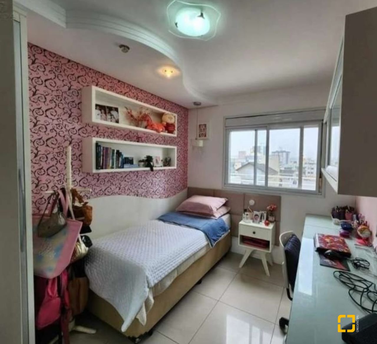Apartamento com 190m², 4 quartos (sendo 1 suíte), 2 garagens, no bairro Kobrasol em São José