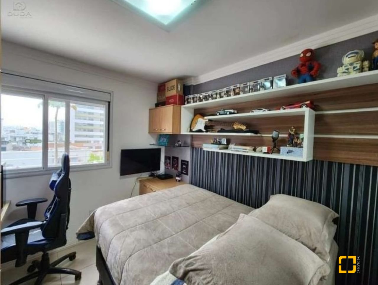 Apartamento com 190m², 4 quartos (sendo 1 suíte), 2 garagens, no bairro Kobrasol em São José
