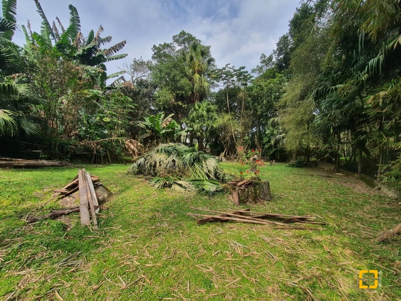 Casa com 350m², 6 quartos (sendo 2 suítes), 4 garagens, no bairro Santo Antônio de Lisboa em Florianópolis