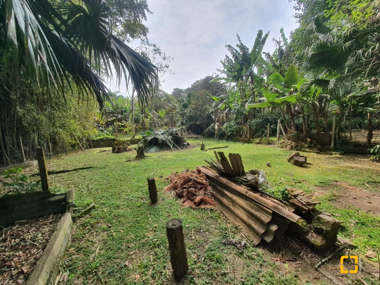 Casa com 350m², 6 quartos (sendo 2 suítes), 4 garagens, no bairro Santo Antônio de Lisboa em Florianópolis