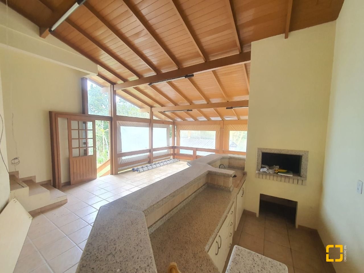 Casa com 350m², 6 quartos (sendo 2 suítes), 4 garagens, no bairro Santo Antônio de Lisboa em Florianópolis