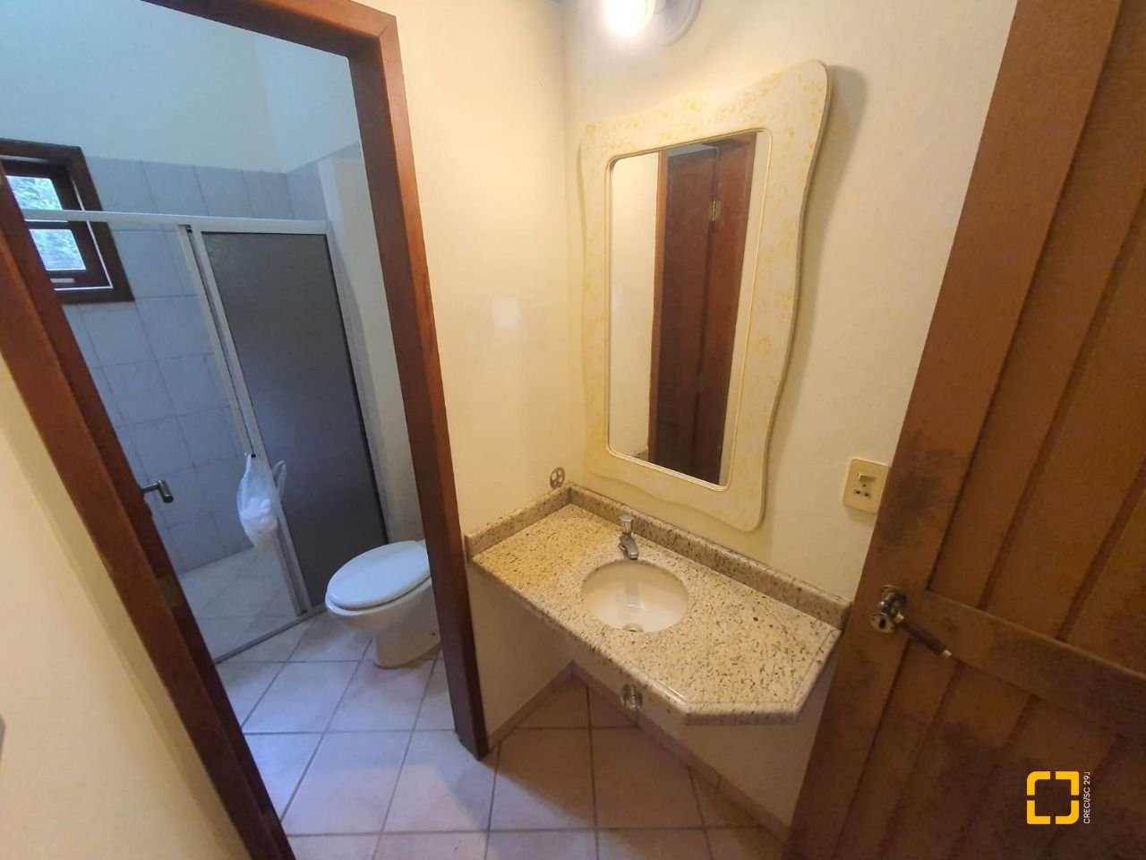 Casa com 350m², 6 quartos (sendo 2 suítes), 4 garagens, no bairro Santo Antônio de Lisboa em Florianópolis