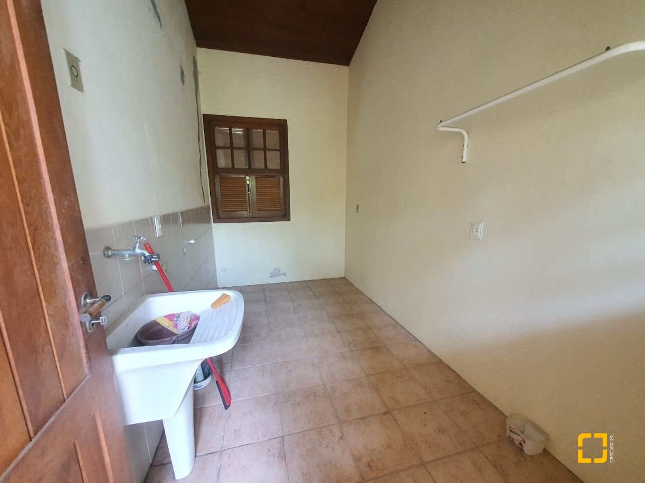 Casa com 350m², 6 quartos (sendo 2 suítes), 4 garagens, no bairro Santo Antônio de Lisboa em Florianópolis