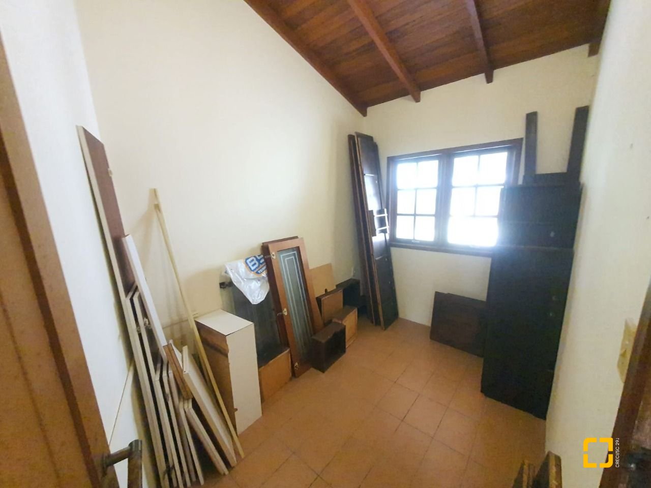 Casa com 350m², 6 quartos (sendo 2 suítes), 4 garagens, no bairro Santo Antônio de Lisboa em Florianópolis