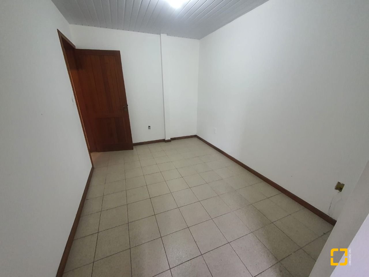 Casa com 350m², 6 quartos (sendo 2 suítes), 4 garagens, no bairro Santo Antônio de Lisboa em Florianópolis