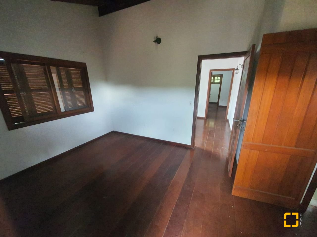 Casa com 350m², 6 quartos (sendo 2 suítes), 4 garagens, no bairro Santo Antônio de Lisboa em Florianópolis